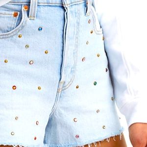 Levi’s Ribcage Stuffed Shorts never worn